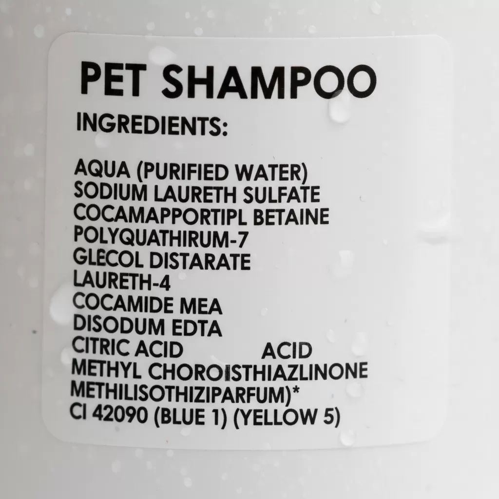 Hãy luôn kiểm tra kỹ bảng thành phần trên nhãn chai sữa tắm trước khi mua